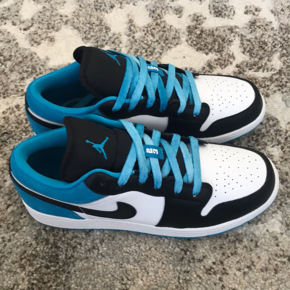 Jordan 1 low Laser Blue